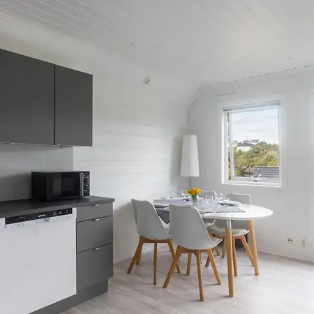 Nesjaholmen By Interhome Hébergement de vacances
